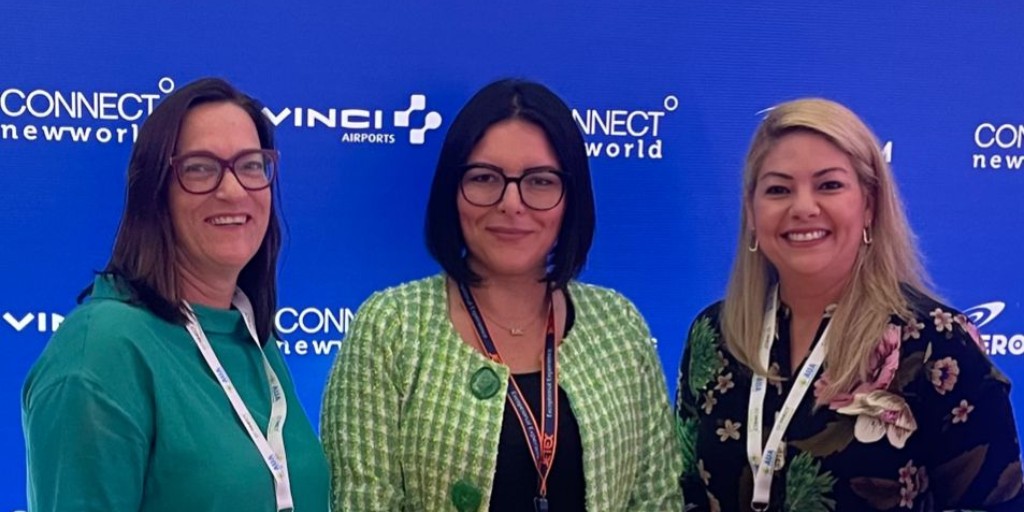 The JET-TNCA team had a busy morning today networking at the Connect New World Conference in Santo Domingo, DR. ✈️👏

It was a pleasure meeting with @jetex Sr Corporate Account Manager, Ms. Rafaellla Carolina.

#CONNECTNewWorld #routedevelopment #airlinenetwork  #JETTNCA #AUA