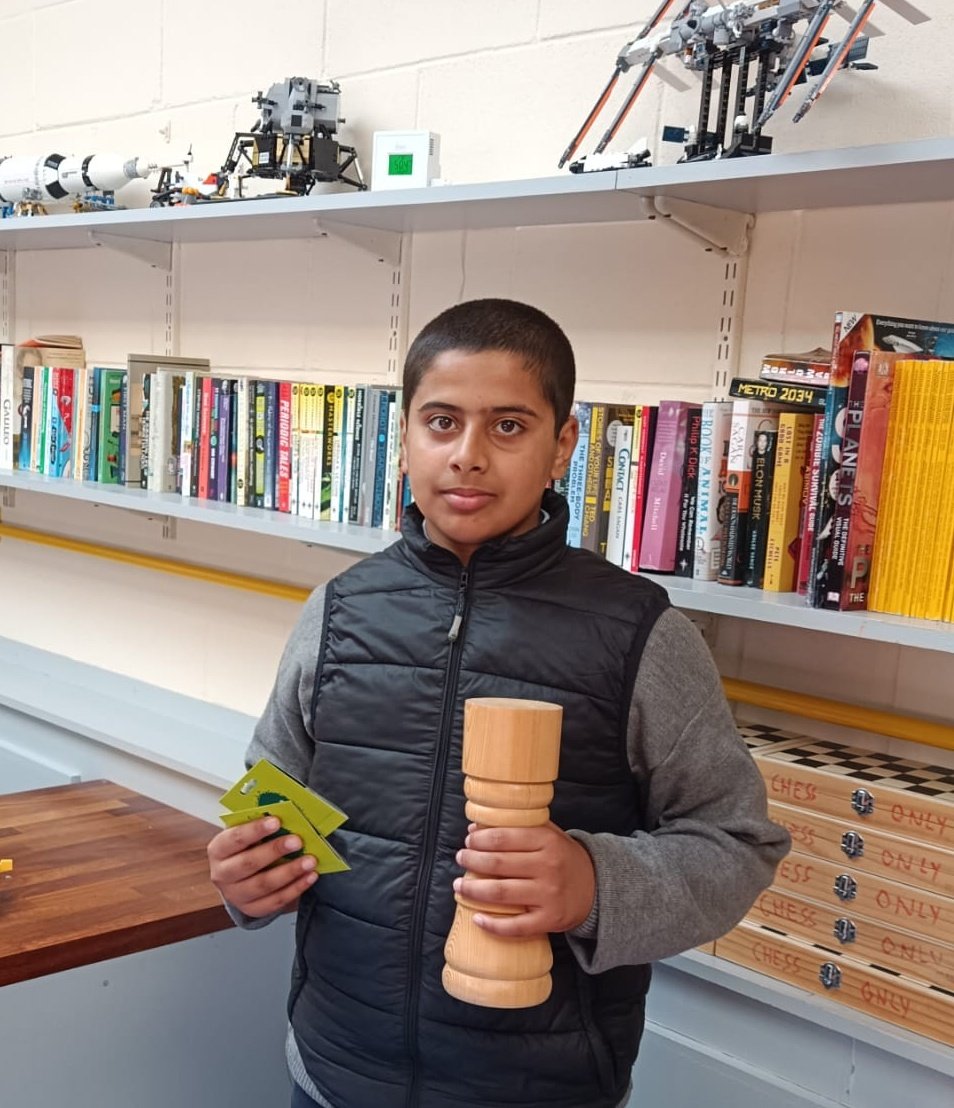 #awardwinningstudents #chesschampionship ♟
💪Laith Almansori is Coláiste Mhichíl CBS Chess Club Rookie of the Year. ♟

Laith was the only first year who made it to the quarter finals 🥳 Congratulations Laith!♟ Thank you to Mr Rowan for the photo & running the chess tournament!