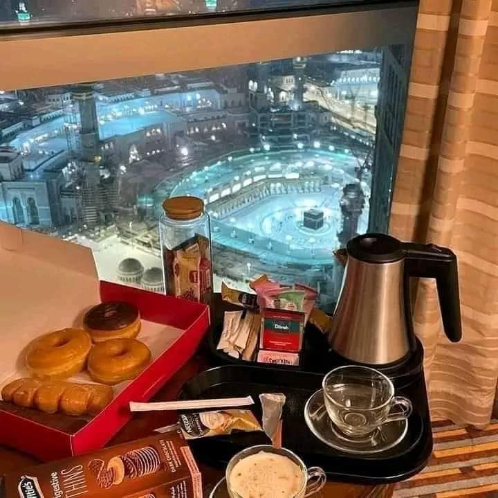 𝕀𝕊𝕃𝔸𝕄𝕀ℂ 𝔽ℝ𝔼𝔼𝔻𝕆𝕄 🌐 on Twitter "Breakfast in Makkah 💖🕋"