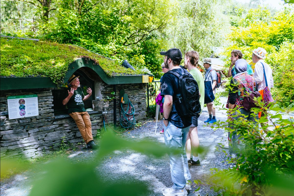 The Front Room tweet media