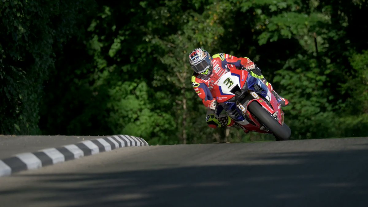 He's a mile an hour faster than last night, and this year he's already faster than he was at #TT2022. Why? Honda boss Harv puts it down to conditions and confidence. 

#TT2023 @jm130tt @HondaRacingUK