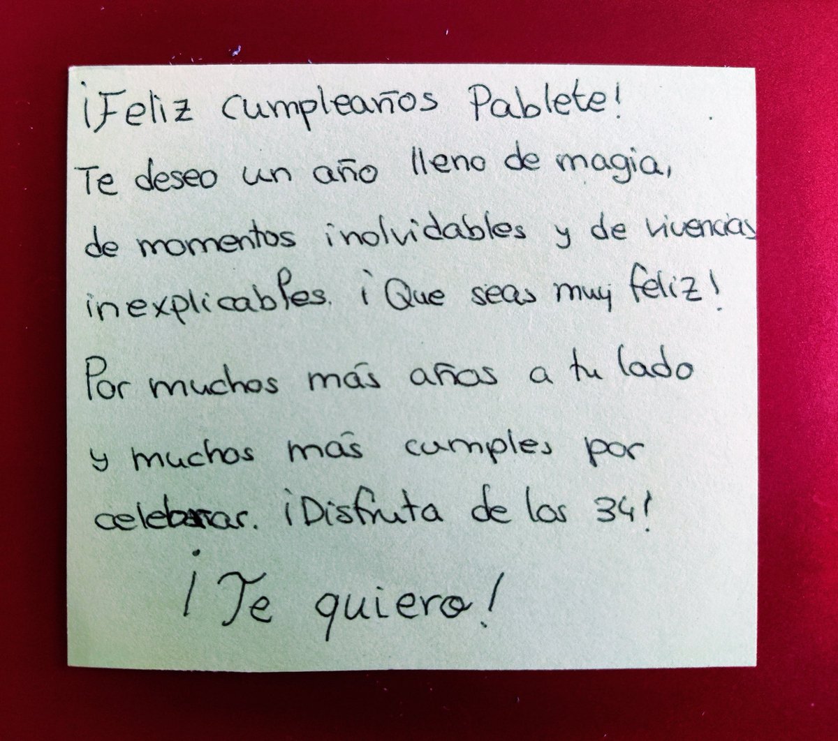 MenteAlboran's tweet photo. Es complicado resumir todo en un Post-it, pero ya sabes cuánto te queremos y que lo que más deseamos es que seas feliz. 

#FelizTreintayCu4rtaVidaAlborán #Felices34PabloAlborán https://t.co/4M17fd115X