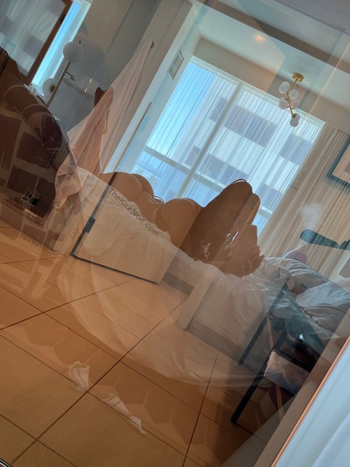 2 pic. do you think this is okay to post on ig? https://t.co/7m1sZij0h0<a href="/tag/mvsales"class="tags"><span>#mvsales</span></a>