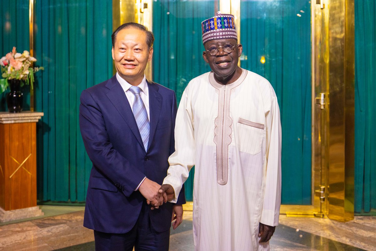 officialABAT's tweet photo. I received the Special Envoy of Chinese President XI Jinping and Vice Chairman of Chinese National People's Congress, HE Peng Qinghua, at the State House, earlier today. I look forward to stronger diplomatic ties and increased economic cooperation between our two countries. https://t.co/2Nk9Cl21oz