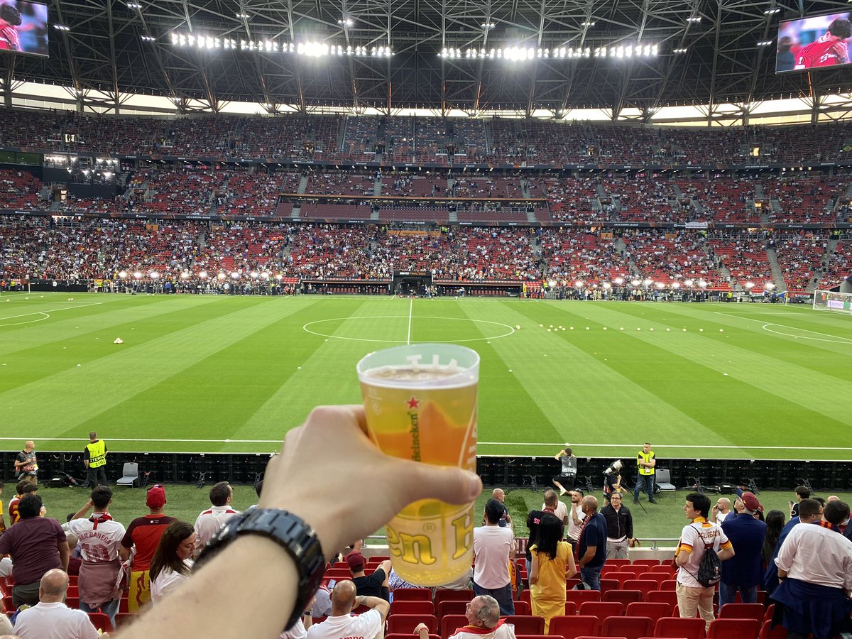 m_borzecki's tweet photo. Idealne połączenie nie ist… #teamMou 🟠🔴 https://t.co/4JHs5EZfCp