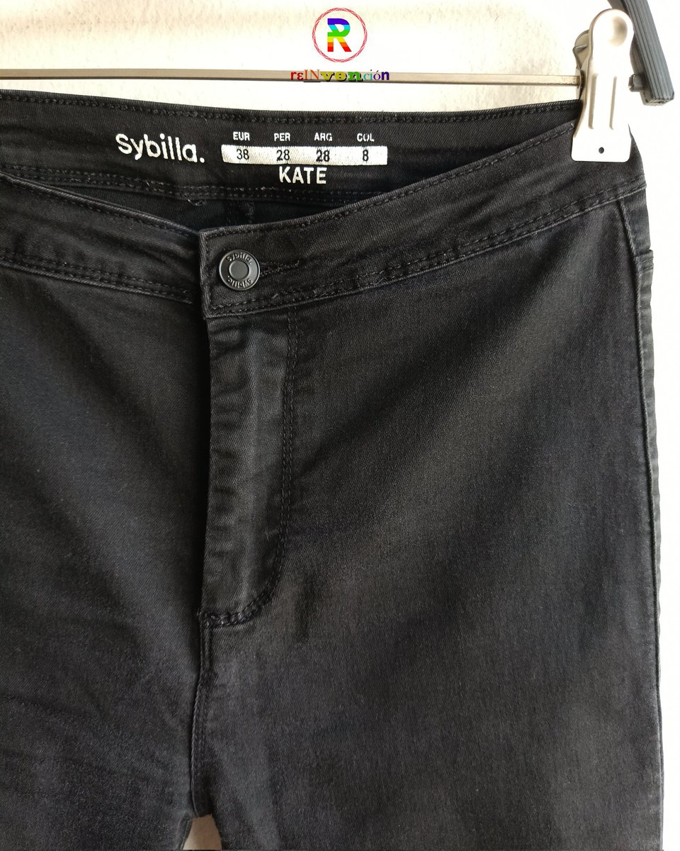 ReinvencionRopa's tweet image. 🖤 Skinny jeans negros #Sybilla de cintura alta. Disponible en talla 28

#OFERTA 19 SOLES 🔥🔥🔥

📦 ENVÍOS A TODO EL PERÚ 🇵🇪