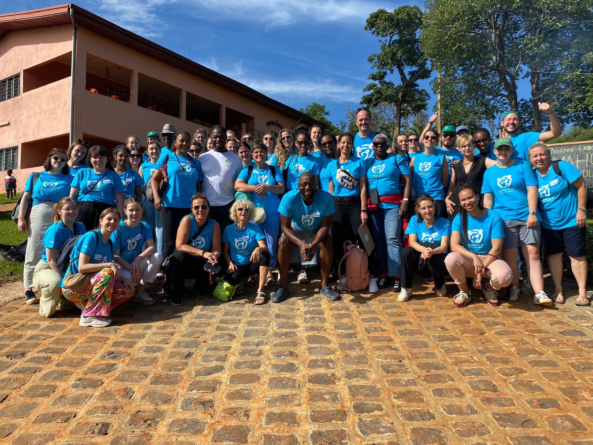 SergeBetsenAcademy (@sbetsenacademy) on Twitter photo Quel bonheur d’accueillir <a href="/maholahealth/">MAHOLAHEALTH</a> au centre de #Bangangté de la <a href="/SBetsenAcademy/">SergeBetsenAcademy</a> ! C’est très émouvant de voir autant de maux soignés chez nos enfants et la population locale en un temps record. Merci au personnel médical de faire ces miracles ! Déjà 260 consultations. 👏 Quel bonheur d’accueillir <a href="/maholahealth/">MAHOLAHEALTH</a> au centre de #Bangangté de la <a href="/SBetsenAcademy/">SergeBetsenAcademy</a> ! C’est très émouvant de voir autant de maux soignés chez nos enfants et la population locale en un temps record. Merci au personnel médical de faire ces miracles ! Déjà 260 consultations. 👏