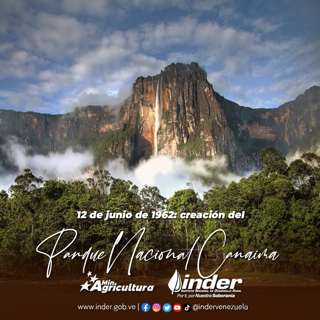 indervenezuela's tweet photo. #Efemérides | El Parque Nacional Canaima, ubicado en el estado Bolívar, fue instaurado por decreto del Presidente Rómulo Betancourt. Con 30 mil km² hasta la frontera con Guyana y Brasil, es el sexto parque nacional más grande del mundo y el segundo de Venezuela. https://t.co/d63OXA9aOf