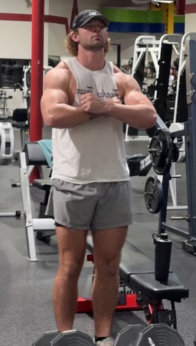 🏈 College Football Coaches… 
If you haven’t recruited this kid, 
something is wrong!!!

Unsigned 2023 6’4” 230 
Multi-Sport Beast!!! <a href="/Parker32Andrews/">Parker Andrews</a>