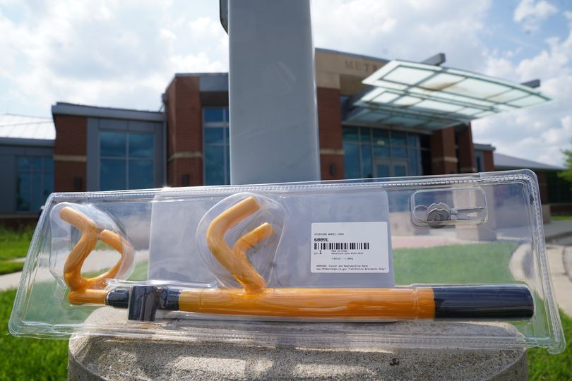 Starting today, we have free steering wheel locks for Kia and Hyundai owners.

This is in response to the theft of thousands of these vehicles across the U.S., including Kansas City, sparked by a social media challenge.

1/4