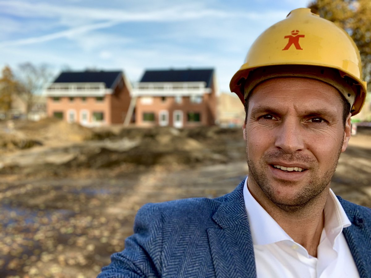 Het zit erop! Na bijna 12,5 jaar dienstverband bij <a href="/JongenBouw/">Jongen</a> en de vele momenten daarvoor, voelt het bijzonder om afscheid te nemen. Opgegroeid met dit bedrijf altijd in het achterhoofd, is het nu tijd om dit hoofdstuk af te sluiten en vooruit te kijken naar de toekomst!

Dank!