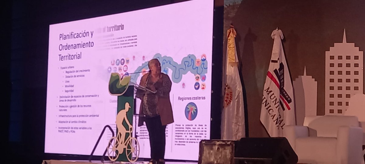 "El cambio climático es real, el efecto invernadero también... necesitamos más". #MunicipiosVerdes2023 
@ambienterd @fedodimrdofi