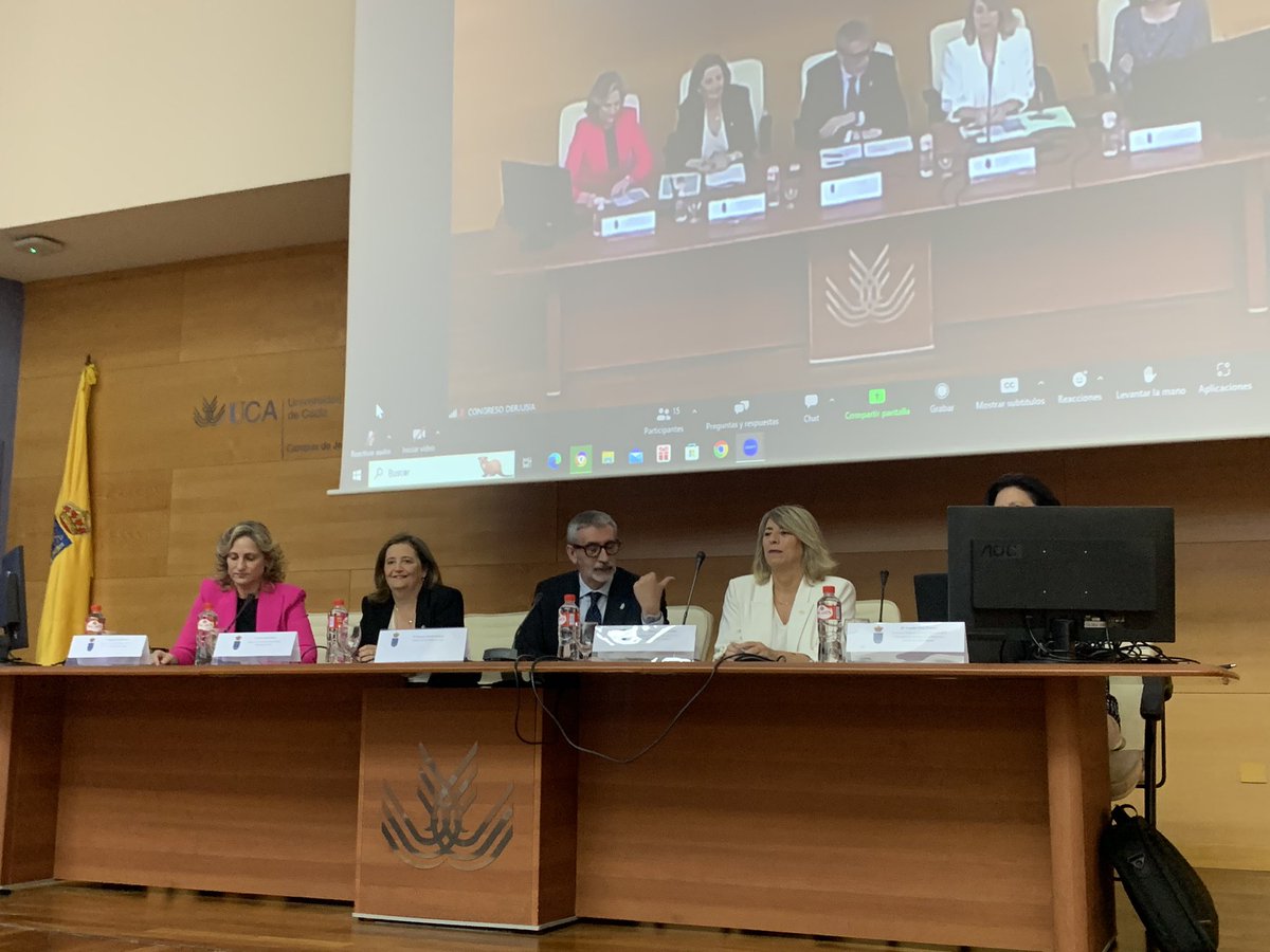ELIANADUITAMA's tweet photo. El I Congreso internacional “El derecho y la justicia ante la inteligencia artificial y otras tecnologías disruptivas” en la @univcadiz Gracias al Doctor @gabrielvestri por la invitación https://t.co/lVMXf6m762