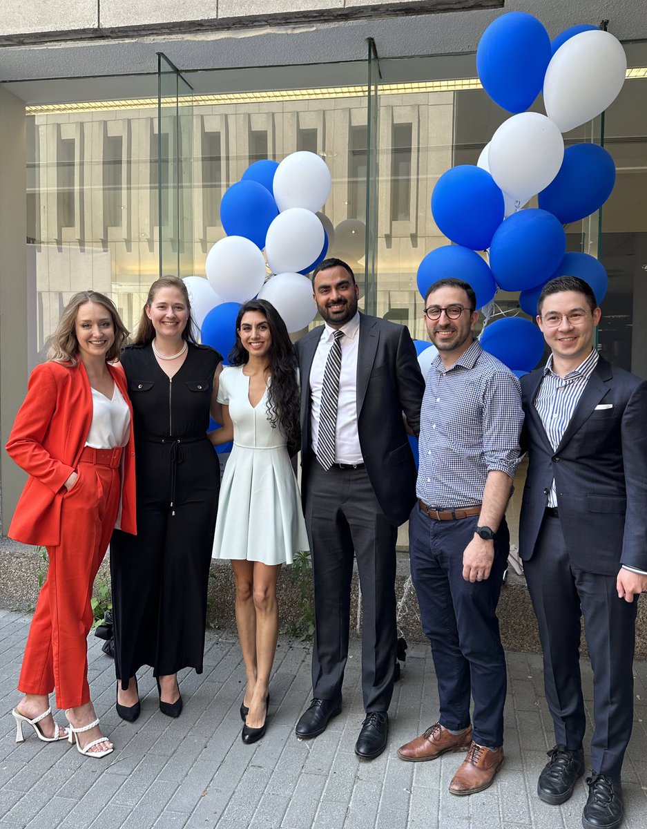 uoftmdphd's tweet photo. So incredibly proud of our newest UofT MD/PhD grads for their major milestone 🤩🎓

@SydneyAmelia, Irene Harmsen, @saramiralii, @sachin_kumar14, @PaymonAzizi https://t.co/rXd2hQWtzG