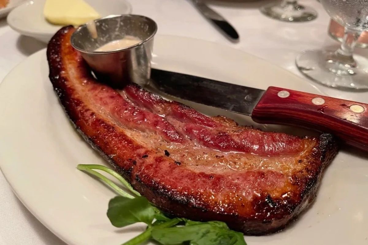 Lewnes' Steakhouse tweet media