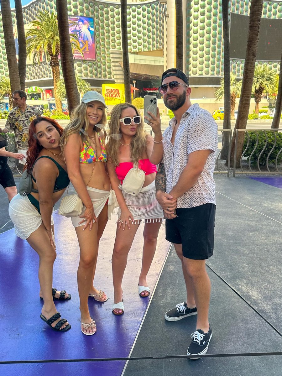 morgmcintosh's tweet photo. las vegas 🎰❤️‍🔥 https://t.co/U9eeaezC5C