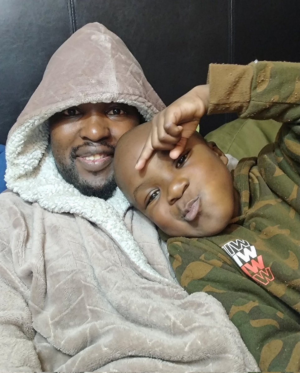 mlota_azola's tweet photo. Also comment with a pic of you &amp; your child. 💙💙💙💙👩‍❤️‍💋‍👨 #BeAproudParent  #Thread https://t.co/GyWbFX8wwW