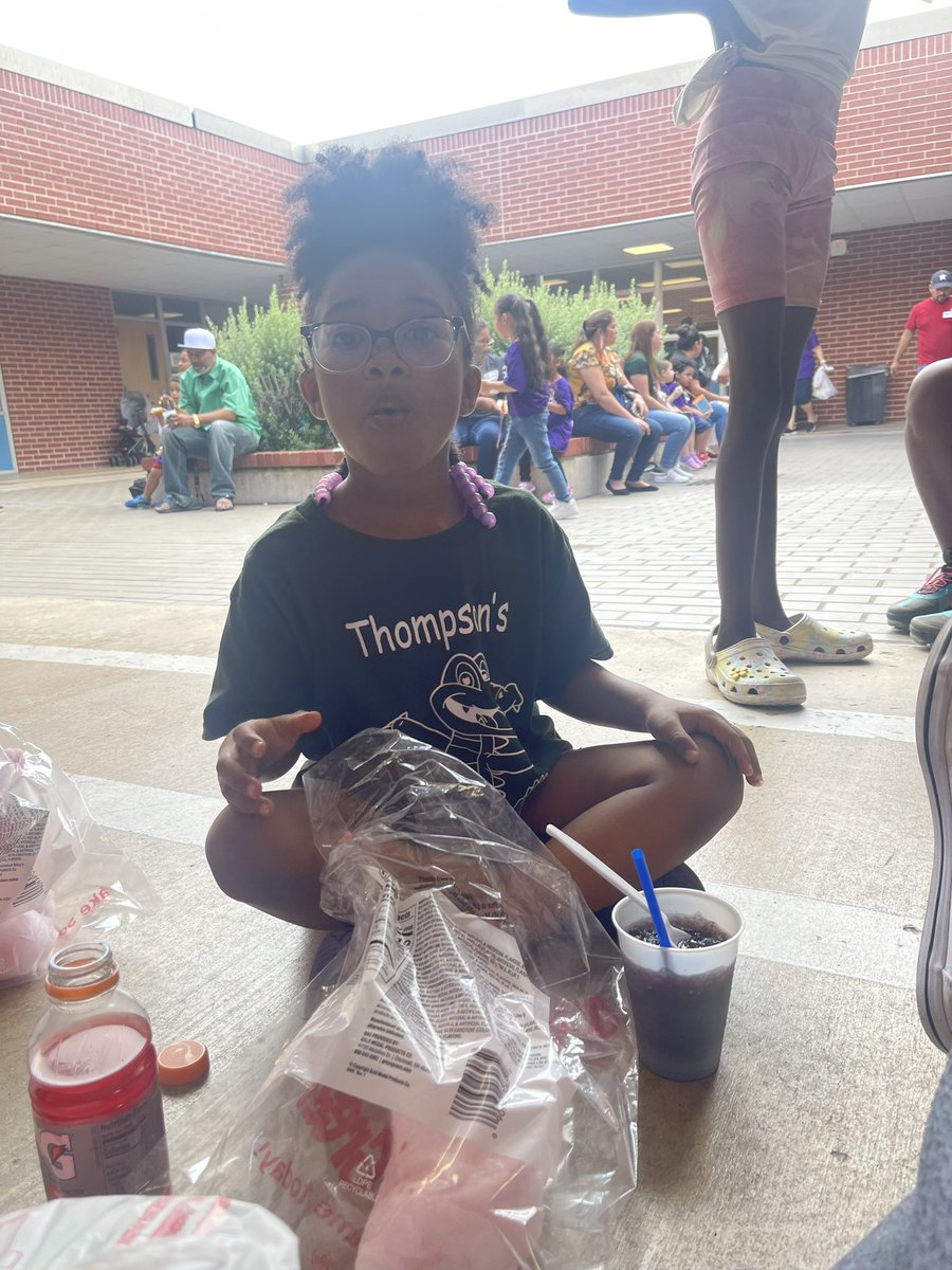 allthekeyspleas's tweet photo. A great Fun Day @StovallPK_AISD 😍🌞☀️ https://t.co/4Hi1iMN0Kg