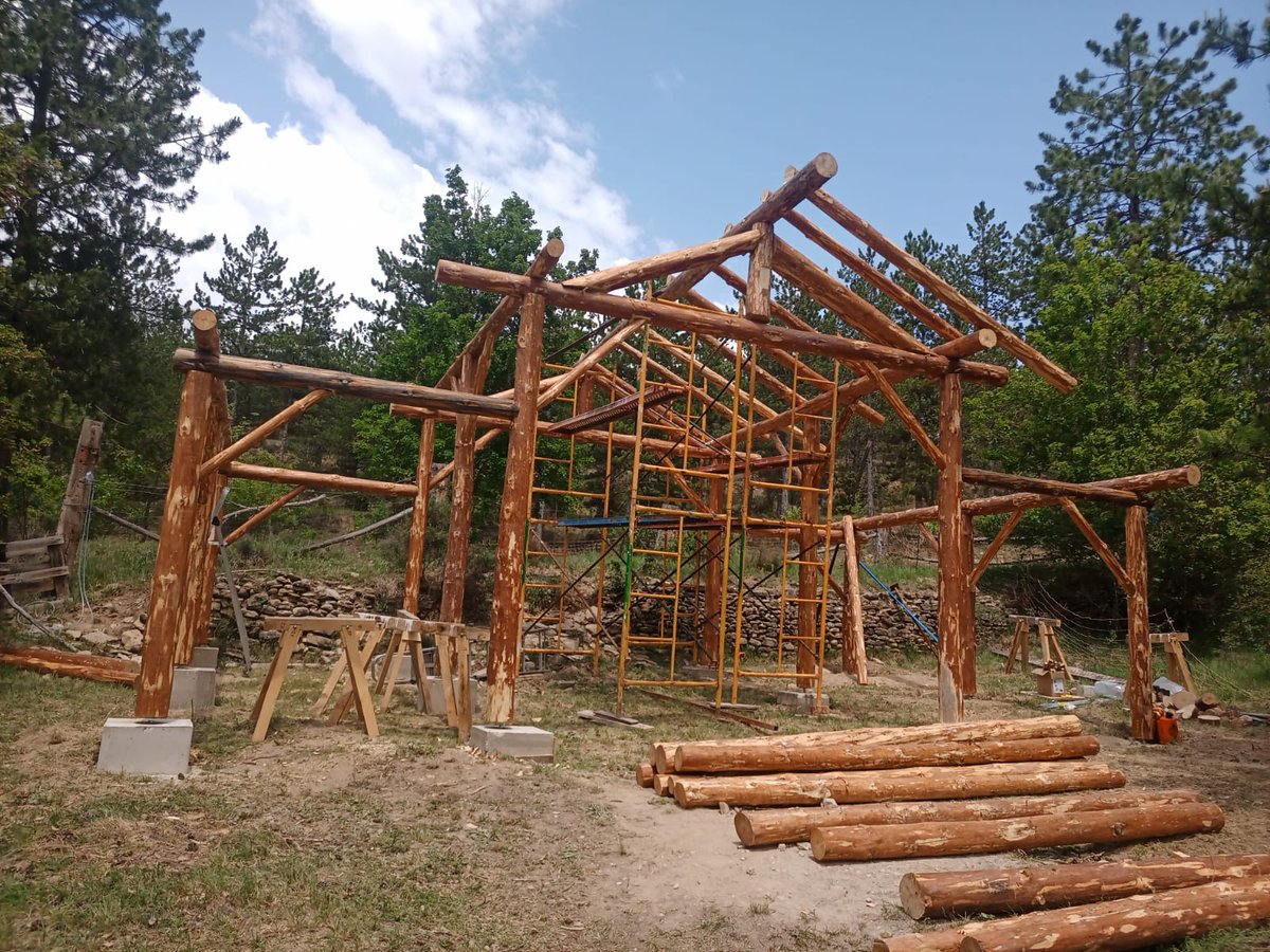 ResistnciaRura1's tweet photo. #timberframe
#carpiteriadearmar
#autoconstruccio https://t.co/tP3qEuPmb4