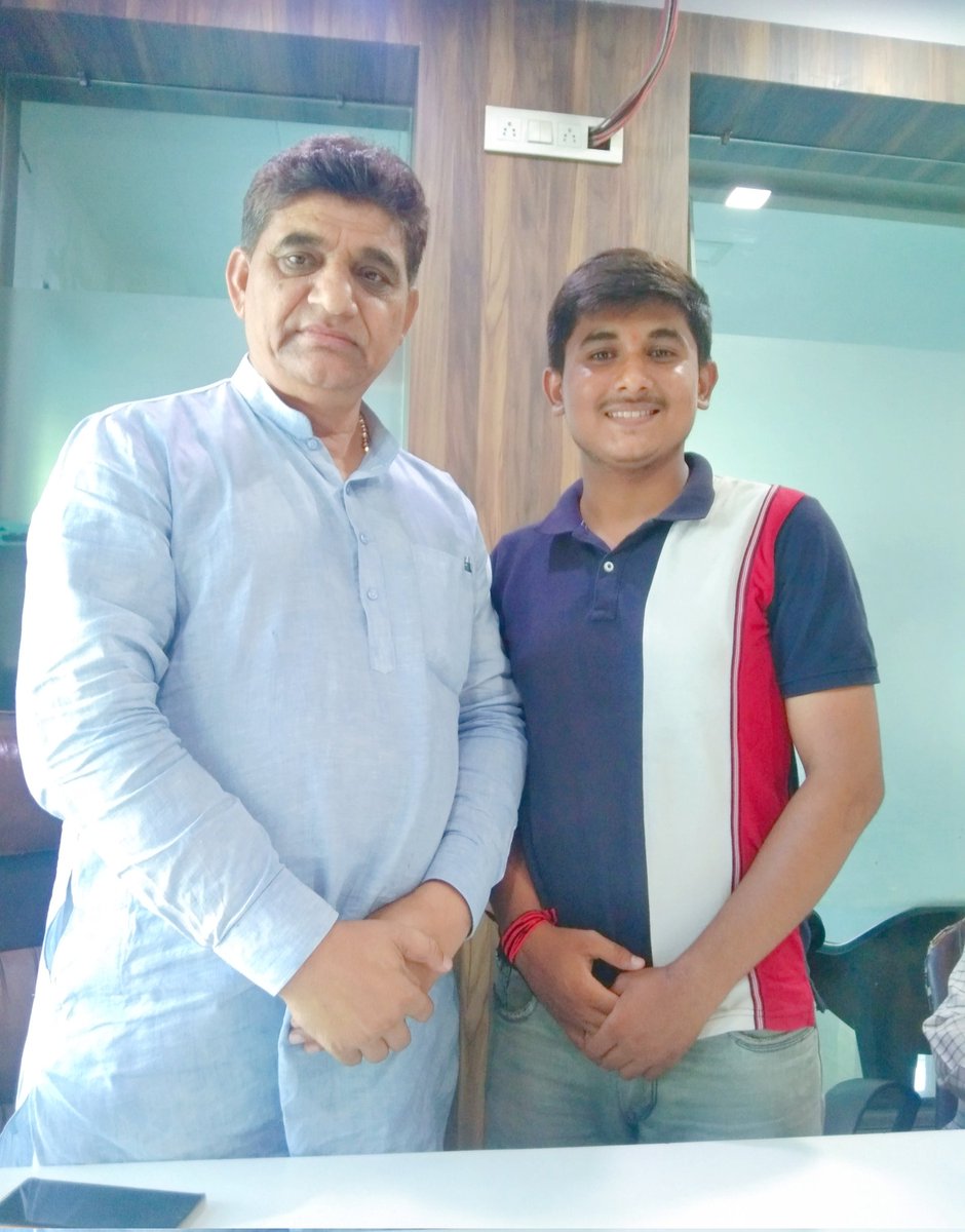MishraApurv3's tweet photo. 164 उधना विधानसभा के विधायक मनुभाई भाई पटेल जी को जन्मदिन की हार्दिक शुभ कामनाएँ👑🙏🏻
@Mlamanupatel (kaka)👑🙏🏻
#MLASAHAB🚨 https://t.co/xYa2haYcgL
