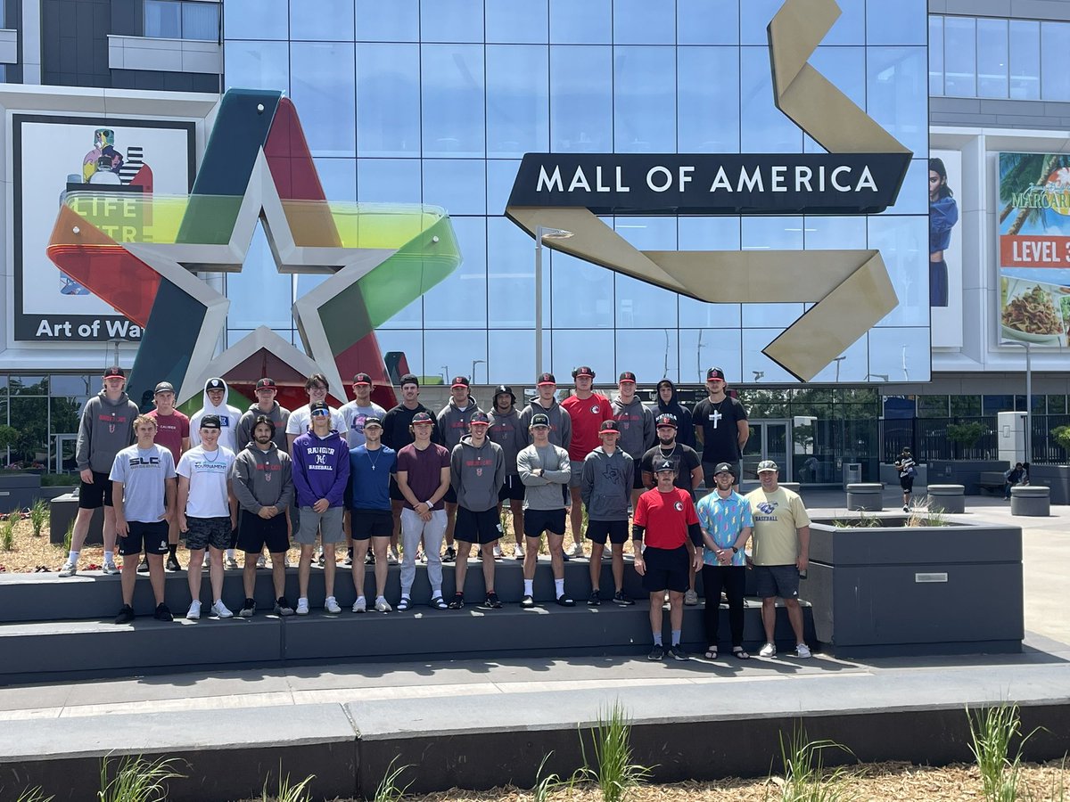 jm_kelly4's tweet image. Quick pit stop for the #CATS on the way to Rochester, MN!