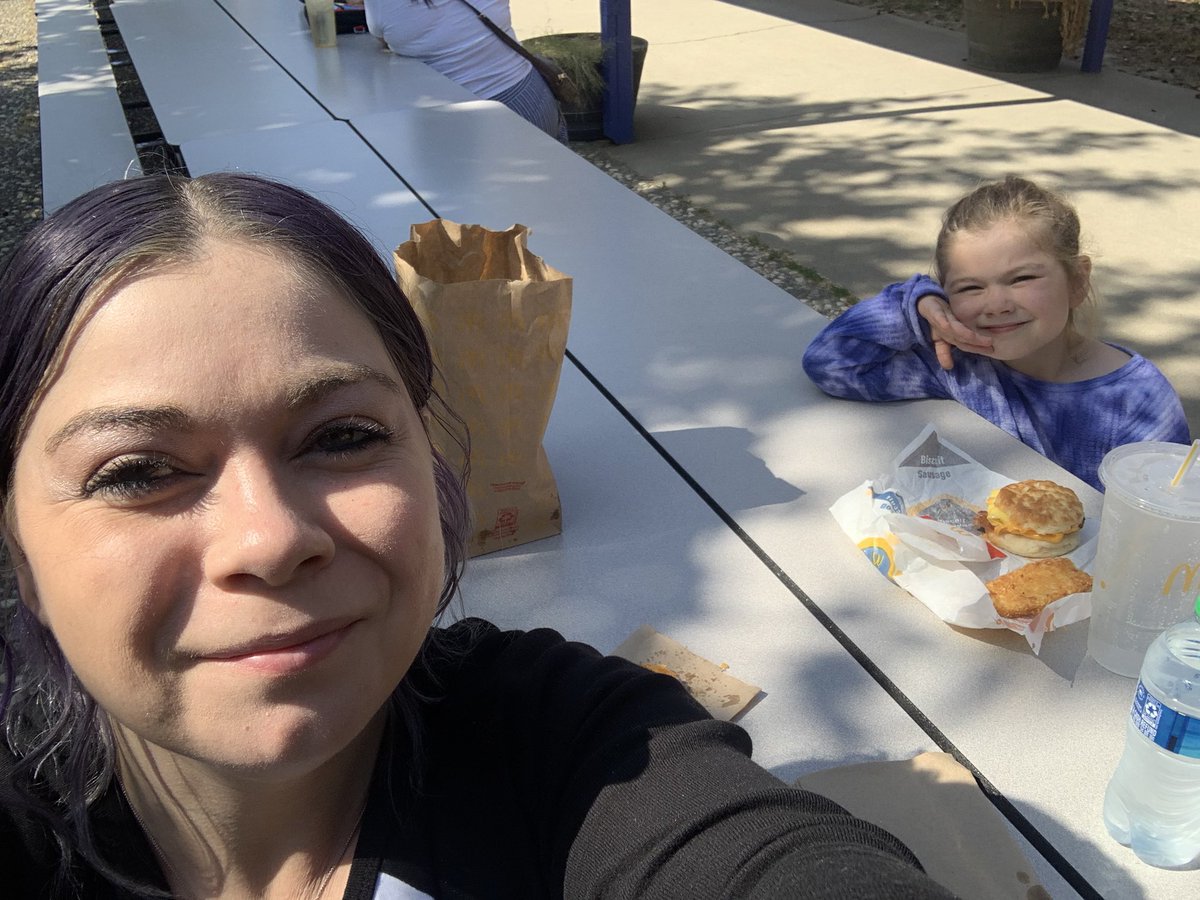 McdavisAmanda's tweet photo. “Lunch with people who love us” day at my kiddos school. Got to hang out and join her for lunch this morning. Made my day :) https://t.co/VA4G01UwrN