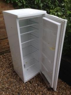 OFFER: Fridge (West Molesey.) ilovefreegle.org/message/997693…