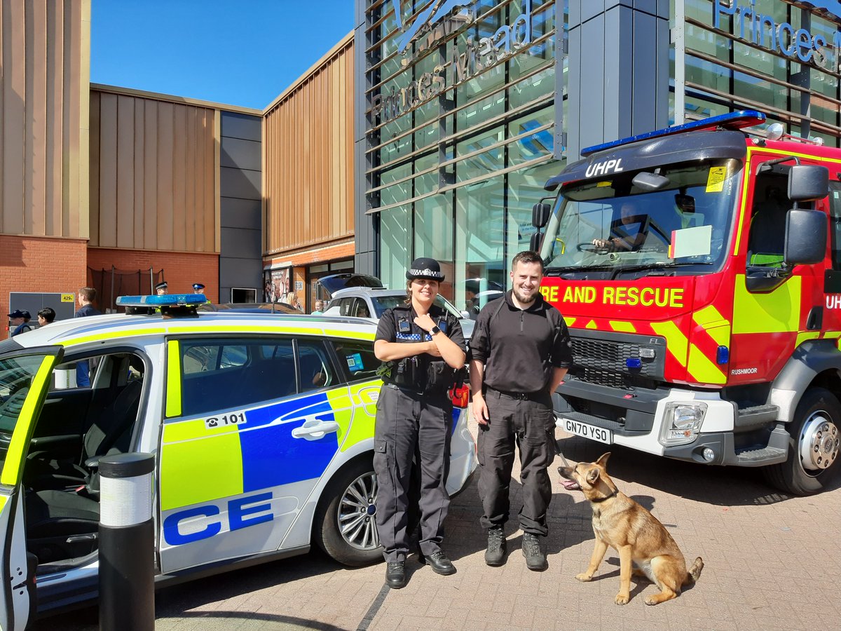 Hi Guys, Aldershot and Farnborough Neighbourhood Policing Teams attended the Rushmoor Street Safe Event this afternoon at Princes Mead Shopping Centre. PC 29124 PARMAR #YouthEngagement #VisiblePolicing #RelentlessPursuitOfCriminals  #ProactivePolicing #TacklingSeriousViolence