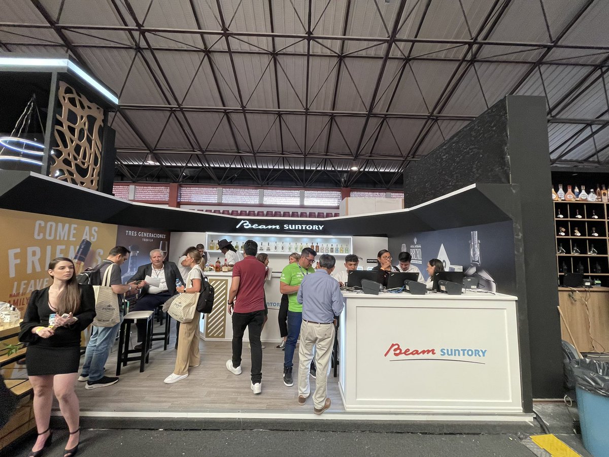 ¿Estás en la Expo de <a href="/BodegasAlianza/">Bodegas Alianza</a>? Visítanos en nuestro stand y disfruta de la magia de Bruxo Mezcal.