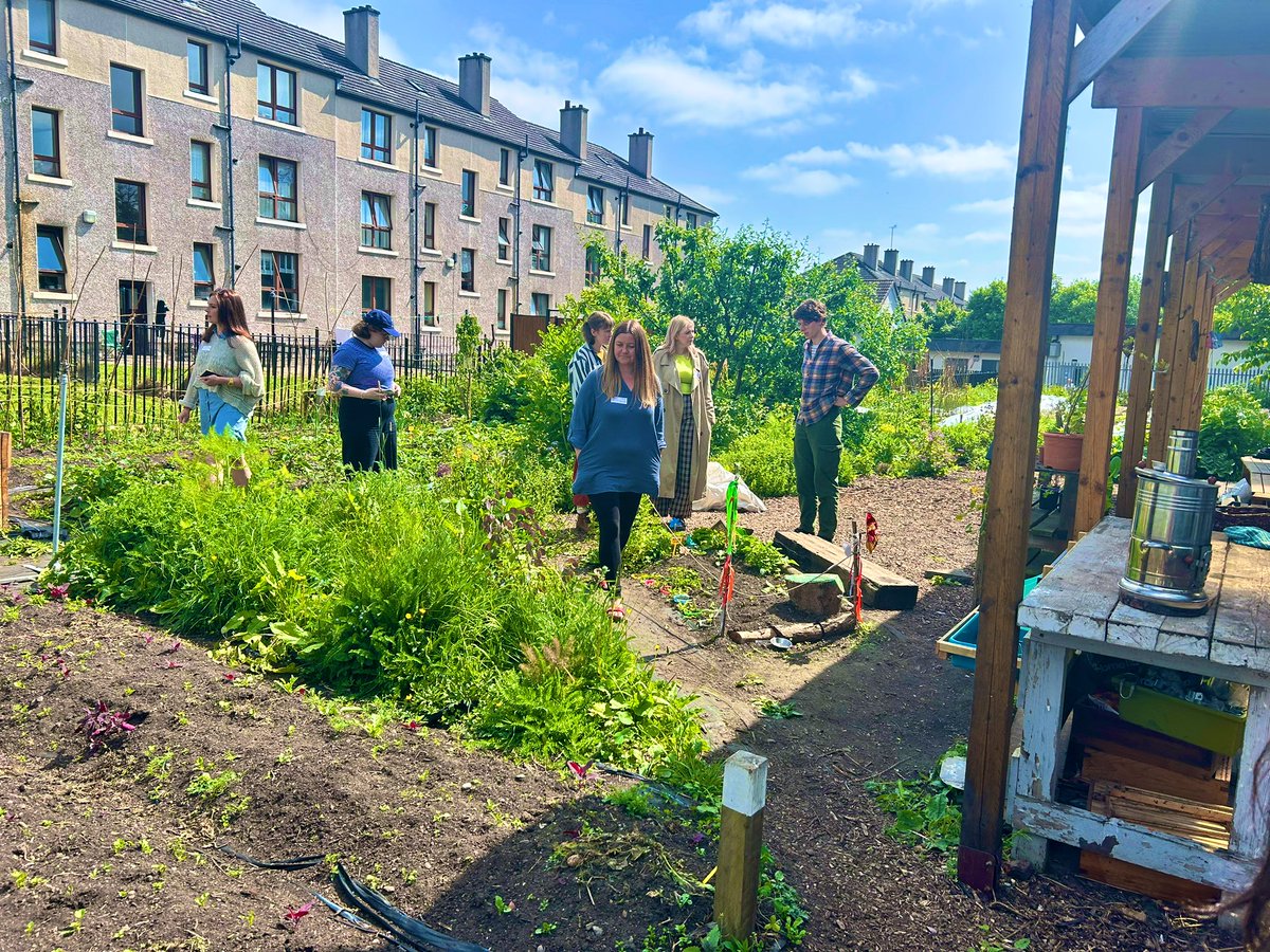 BarbaraC_x's tweet photo. Attended an amazing LGBTQ+ workshop today hosted by Ellis and Lou at the beautiful Wash house garden! Appreciate the wonderful work of @prideoutsidecic and @glasgowSEN in creating inclusive spaces for everyone.🌈 #LGBTQ #inclusion #mentalhealth #prideoutsidecic https://t.co/3j2hmfh2Wq
