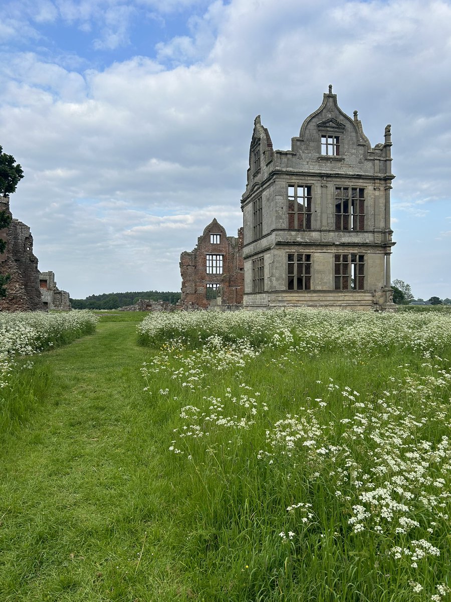 Moreton Corbet Castle, Shrewsbury.
A Norman Castle that was extended and embellished in the Elizabethan eta and destroyed during the Civil War.

Flouncing gables in a foaming field of cowparsley.