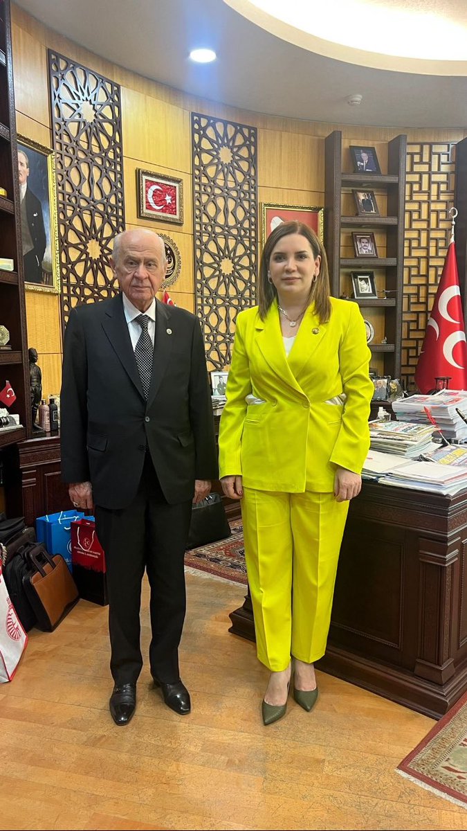 Evet REİS şimdi Çok konuşanı değil Çok çalışanı Kabinede görmek istiyoruz #AileveSosyalpolitikalarBAKANI #SynArzuERDEM bu görevi layıkıyla yapar. #SüleymanSOYLU #HakanFİDAN #RuhiERSOY