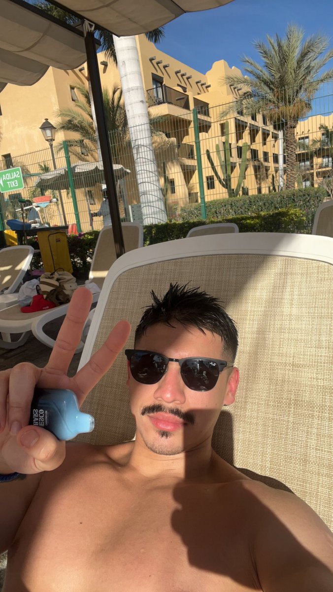 modelohtime's tweet image. Dnd