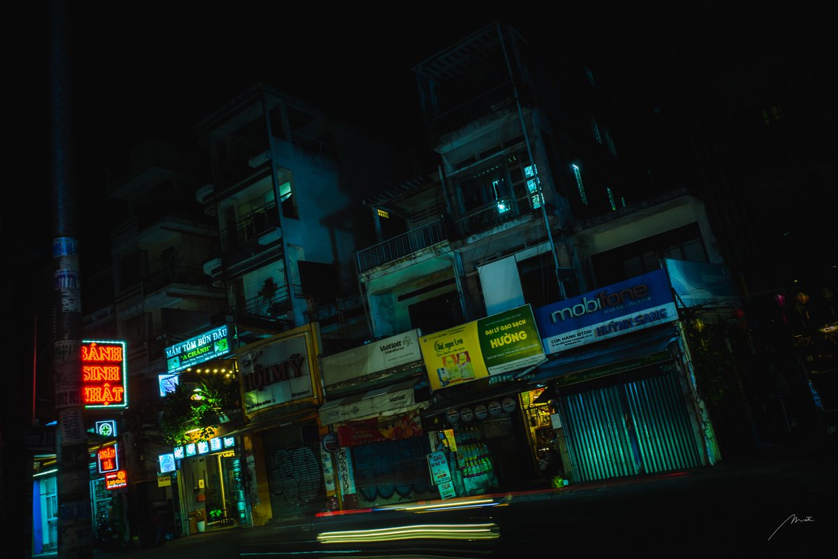Vietnam after dark.
#streetphoto #photographer #ricohgr