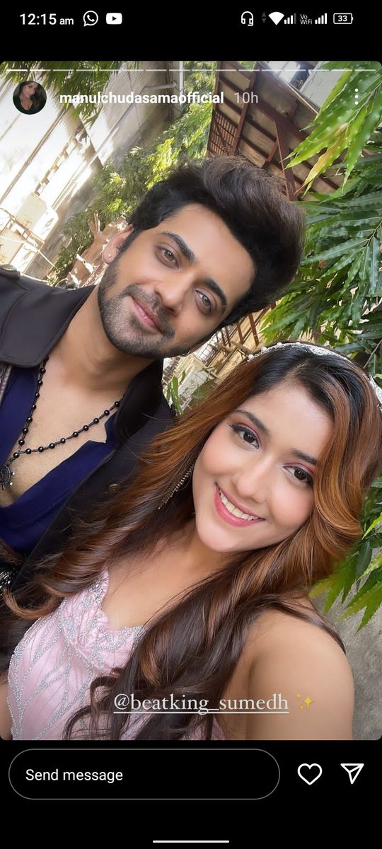 a_stalwart's tweet photo. #SumedhMudgalkar n #ManulChudasama will see them sharing same scene for the 1st & last time together as Hatim Marjina onscreen.Also got to see their cute 🥰 offscreen moment too till the packup.Manul with her crew members n director sir. #AlibabaChapter2 #Alibabaekandaazandekha https://t.co/2vNbQC1KLL