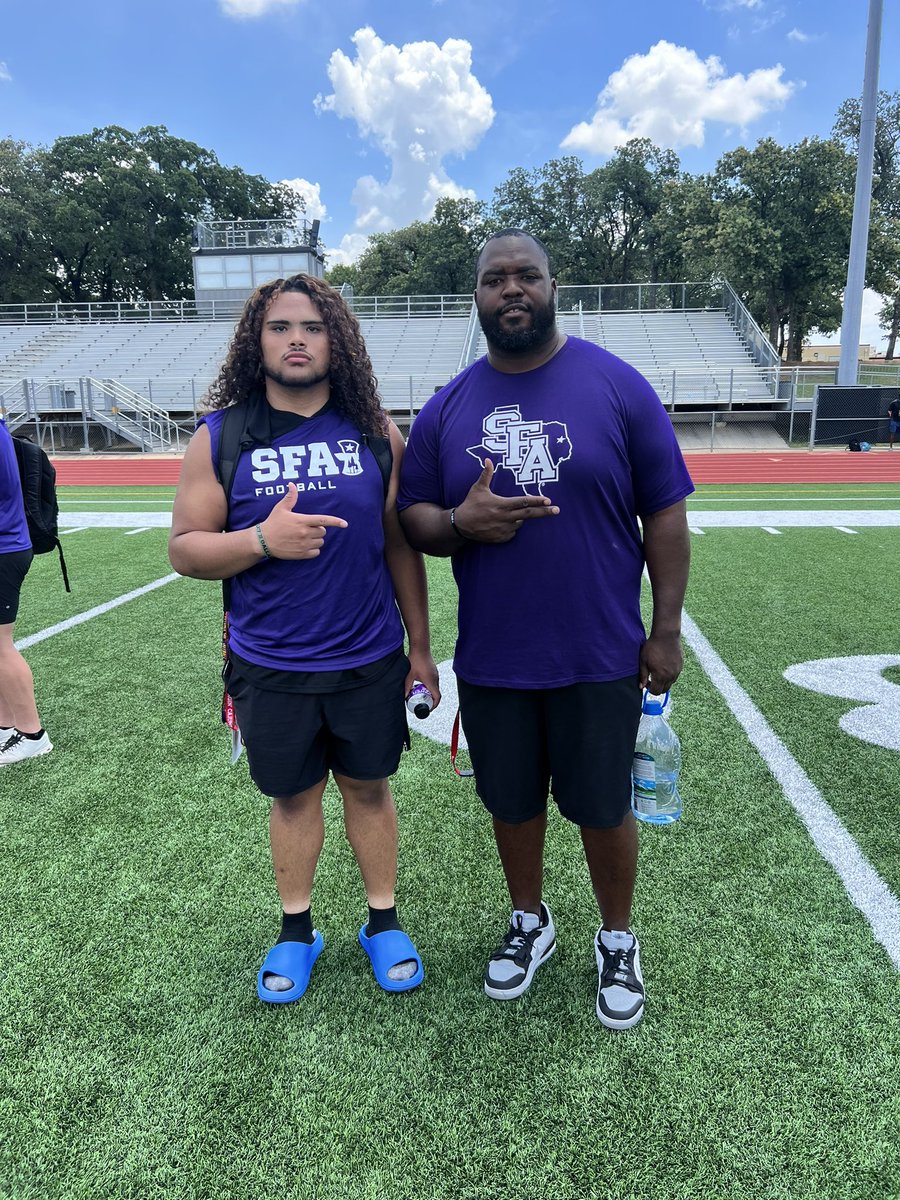 fiefia_kylen's tweet photo. Had a great time at SFA Camp ! Got to learn a lot of new techniques and also got MVP Award @SFA_Football @CoachCarthel @_CoachEnnis @CoachMutz @RecruitTrinity https://t.co/02KDCL52qp