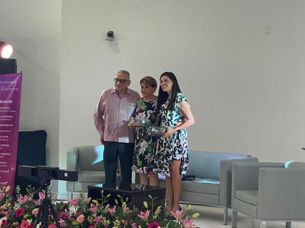 AmanacOficial's tweet photo. José Antonio Guerrero, Presidente de @AAAPUMAC, Norma Becerra Pocoroba, Presidenta de #AMANAC y Patricia Pérez, Directora General de Maersk México en el 2° Simposio Mujeres Aduaneras, realizado en Manzanillo, Colima. #AgentesNavieros #AgentesAduanales #ComercioExterior ⚓️ https://t.co/5AlHASJXx7