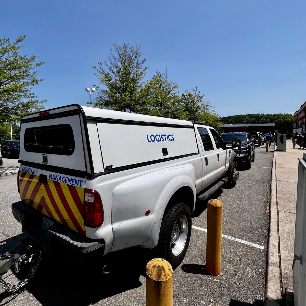 VDEM's tweet photo. More than 170 partners attended our event at the Emergency Operations Center today. VDEM team members stressed the importance of people across Virginia having flood insurance, checking their current insurance & staying prepared all hurricane season long. #GetReadyVA #FloodAwareVA https://t.co/wd2vfgRQSy