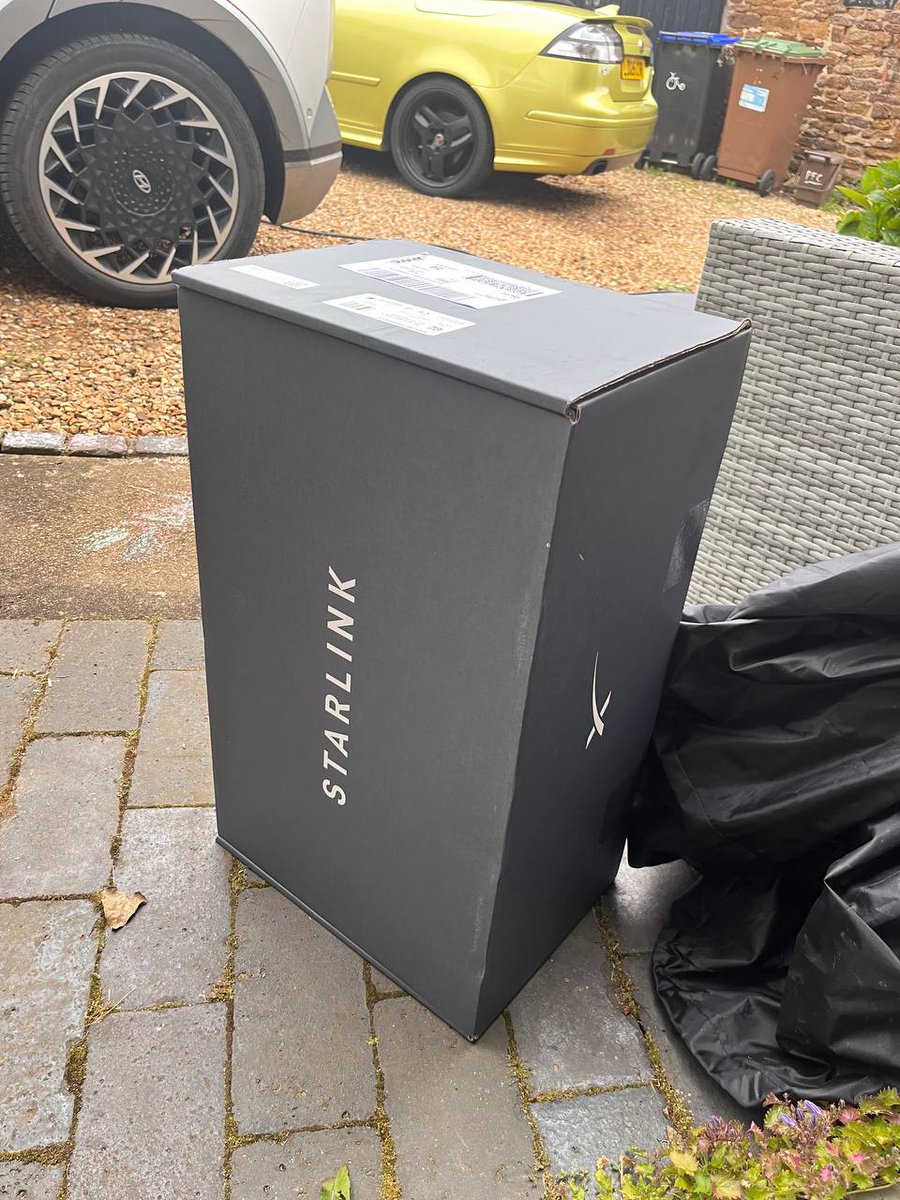 baldeepbirdy's tweet photo. @SpaceX let's see what the crack is then .... #ruralinternet https://t.co/bRqGrjMp3p