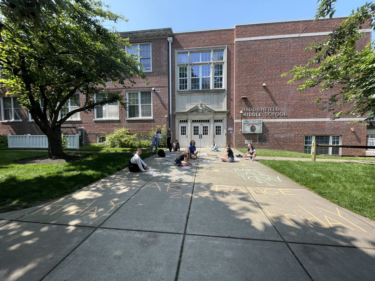 Daria Resnick tweet media