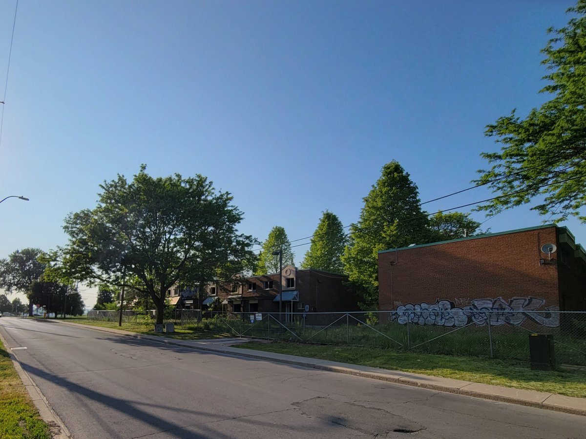 Another Then &amp; Now in #HamOnt... Strachan 

Canadian Cottons, est 1871 &amp; closed 1959. This picture of its storehouse on Strachan west of James would have been taken near the end.