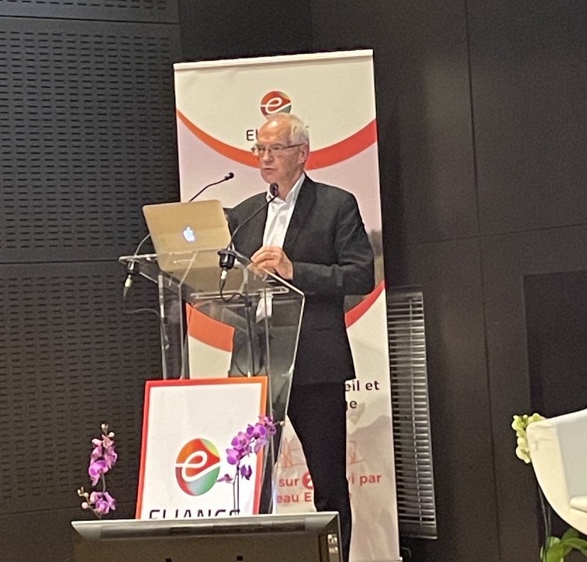 ChLambert_FICT's tweet photo. Avec @JMJancovici ça décoiffe !
Grand témoin à @Eliance_Elevage il dresse les projections de réchauffement &amp;les risques pr les activités d’élevage.
Pas d’hésitation: action !
Concilier #élevage &amp; #decarbonisation avec #génétique alimentation animale, agronomie, R&amp;D, conseil…GO ! https://t.co/M621xWv18K