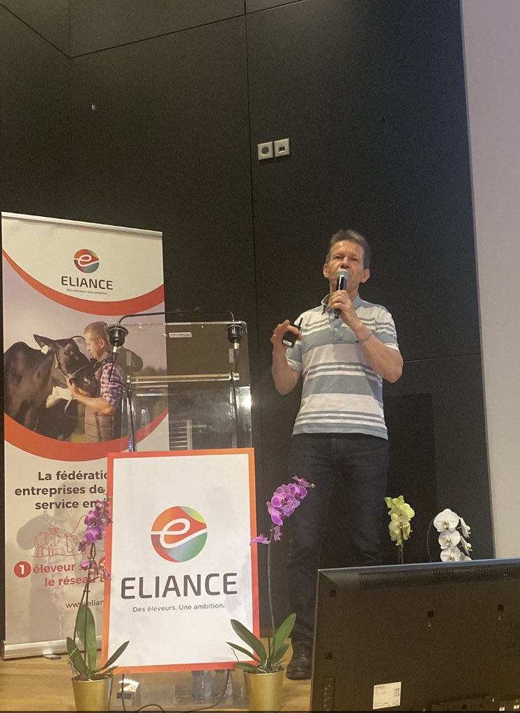 ChLambert_FICT's tweet photo. Avec @JMJancovici ça décoiffe !
Grand témoin à @Eliance_Elevage il dresse les projections de réchauffement &amp;les risques pr les activités d’élevage.
Pas d’hésitation: action !
Concilier #élevage &amp; #decarbonisation avec #génétique alimentation animale, agronomie, R&amp;D, conseil…GO ! https://t.co/M621xWv18K