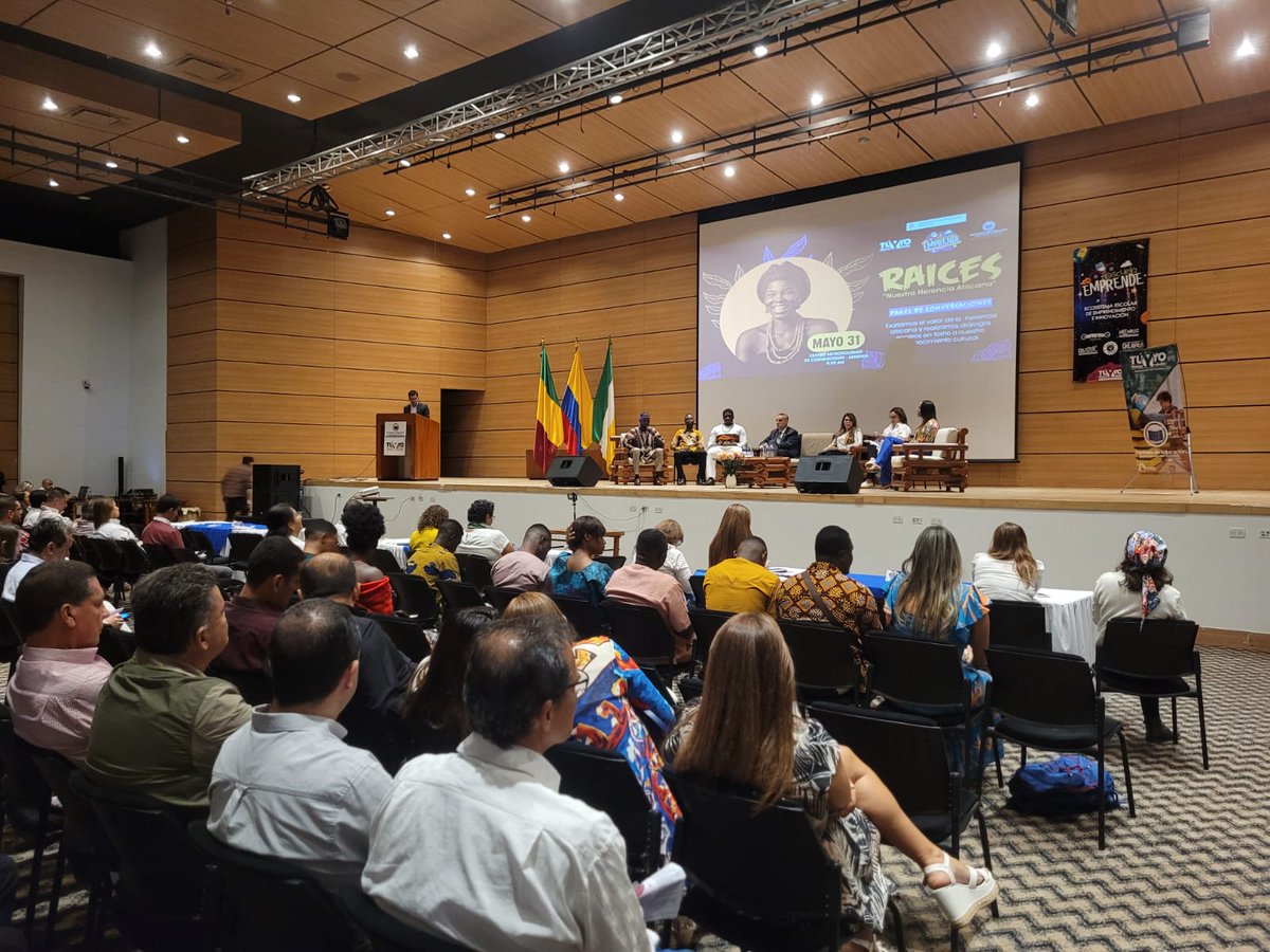 Mineducacion's tweet photo. #AEstaHora, la directora de Calidad, @LilianaMariaSn1, participa en el foro 'Raíces, nuestra herencia africana', evento que organiza la @Edu_quindio y donde participa una delegación de Ghana, Secretarías de Educación del Eje, estudiantes y el SENA, para reconocer nuestras raíces. https://t.co/fFcbN9GGHK