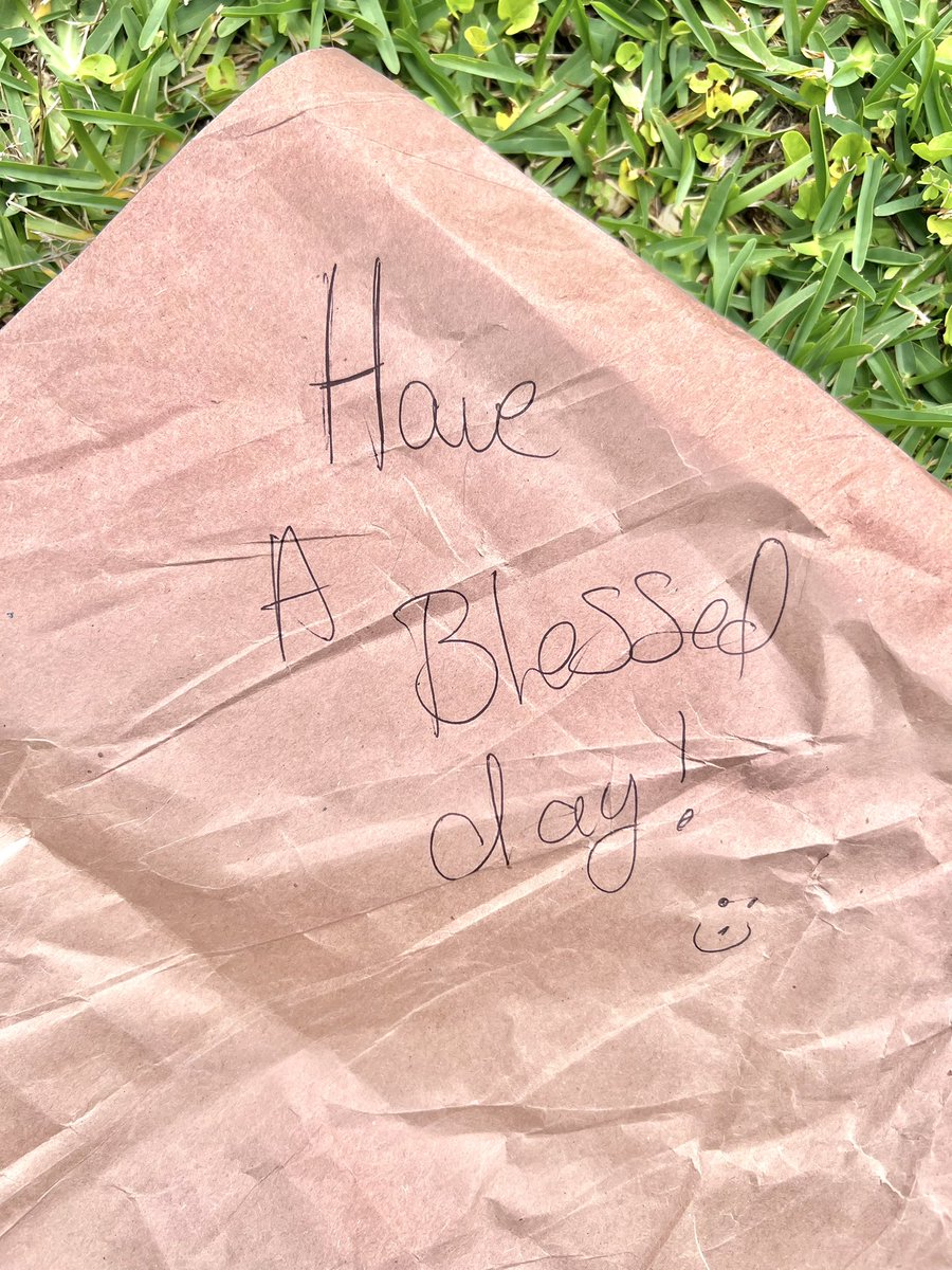 Found a nice note written on packing paper inside a package I received from Walmart. Thank you random Walmart employee! 📦🙌🏼
