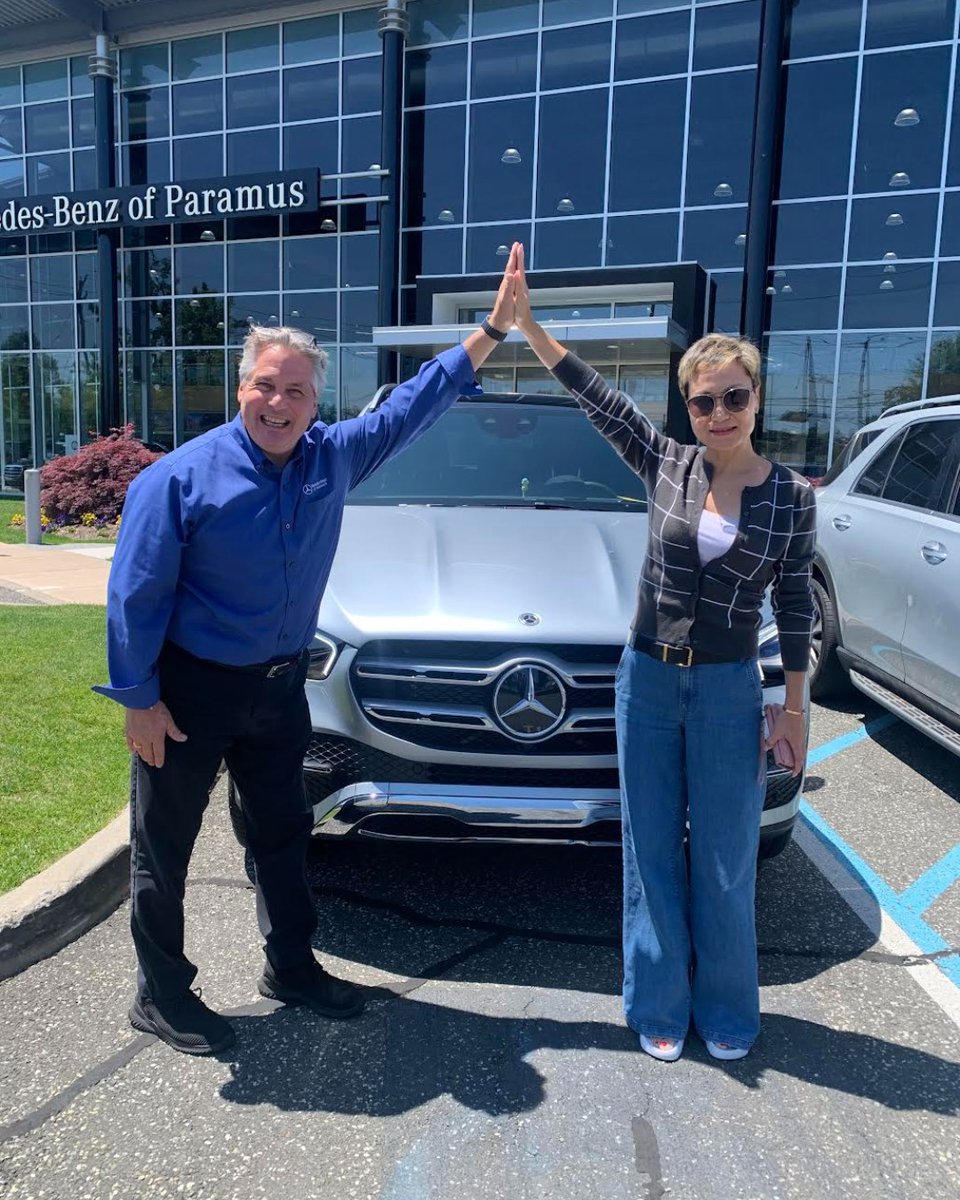 Join us in congratulating Ms. Li on her new Mercedes-Benz!
.
.
.
#mercedesbenzofparamus #paramus #paramusnj #newjersey #mercedesbenzusa #luxurycars #luxurybrand