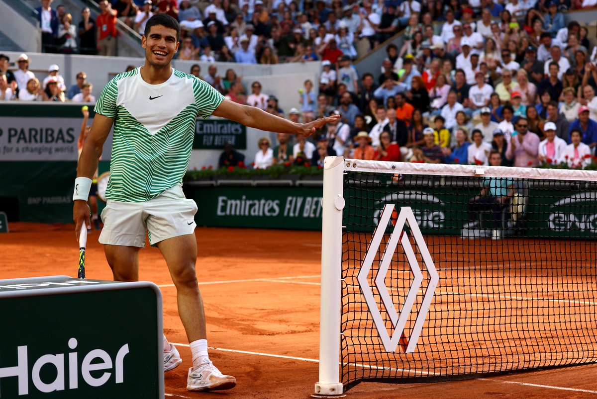 Alcaraz, 𝙪́𝙣𝙞𝙘𝙤 en su especie.

💬 "Hay gente que dice que tengo golpes de Rafa, Djokovic y Federer, porque han estado acostumbrados a ver eso durante 20 años".

💬 "Soy cien por cien Alcaraz y no la copia de otro jugador".