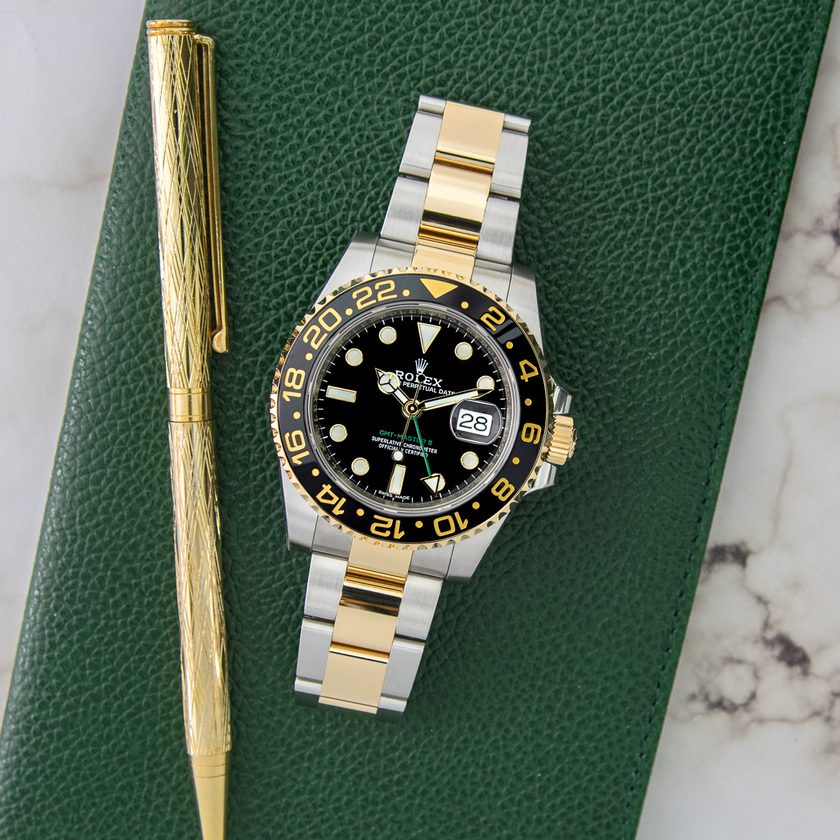 WatchChest's tweet image. Which one are you choosing?
1, 2, or 3?🔥

#rolex #watchlover #watchessentials #rolexworld #gold #oystersteel #lovewatches #timepiece #watches #watchfam #luxury #watch #watchoftheday  #rolexwatch #rolexlover #rolexworld #rolexsubmariner #rolexgmtmaster2 #yachtmaster2