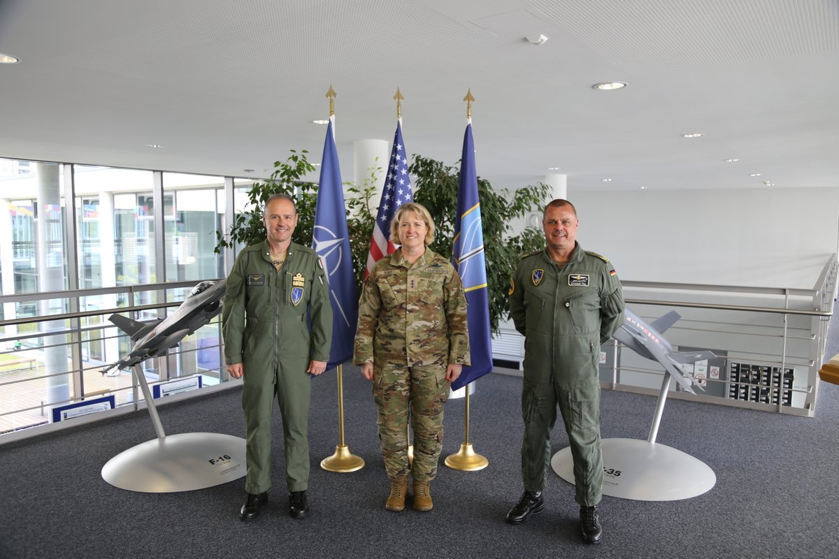 Lt. Gen. DeAnna Burt, Space Force COO, travelled to Germ. & U.K., where she visited USAF in Eur. & AF Africa, NATO Allied Air CMD's NATO Space Centre & U.K. Space CMD. Burt stressed that collaboration & mutually beneficial relations keep space safe, secure & stable. #PartnerToWin
