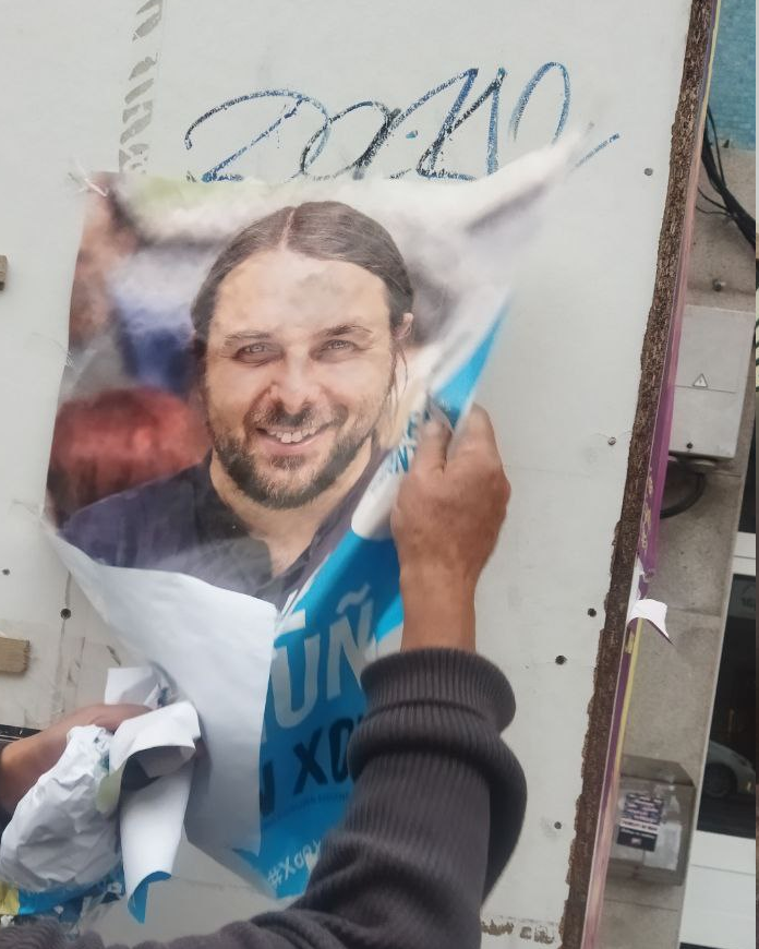 mareatlantica's tweet photo. 🧹 E tras unha campaña, coma sempre na @mareatlantica, a nosa xente traballa para retirar os carteis das rúas.

Prometemos facelo e, coma sempre, #AMareaCumpre. https://t.co/iAZLPowJVC